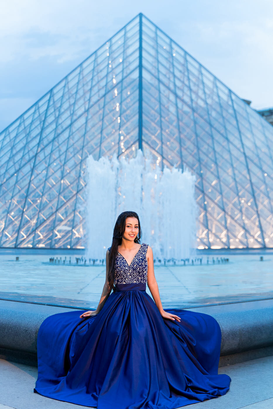 quinceanera photography paris at the Louvre Museum