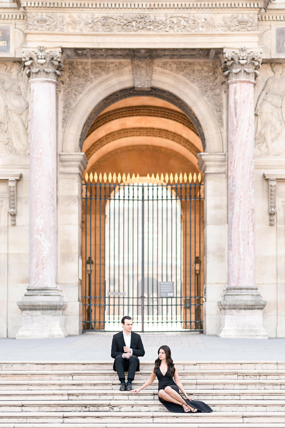 Paris couple photo shoot at the Louvre Museum around sunrise
