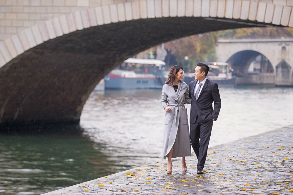 Paris couple photography package: Notre-Dame de Paris