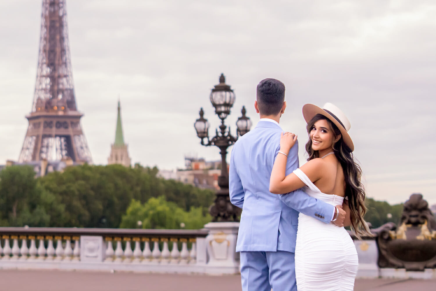 Memorable Paris Couple photoshoot Alexander III Bridge sunrise