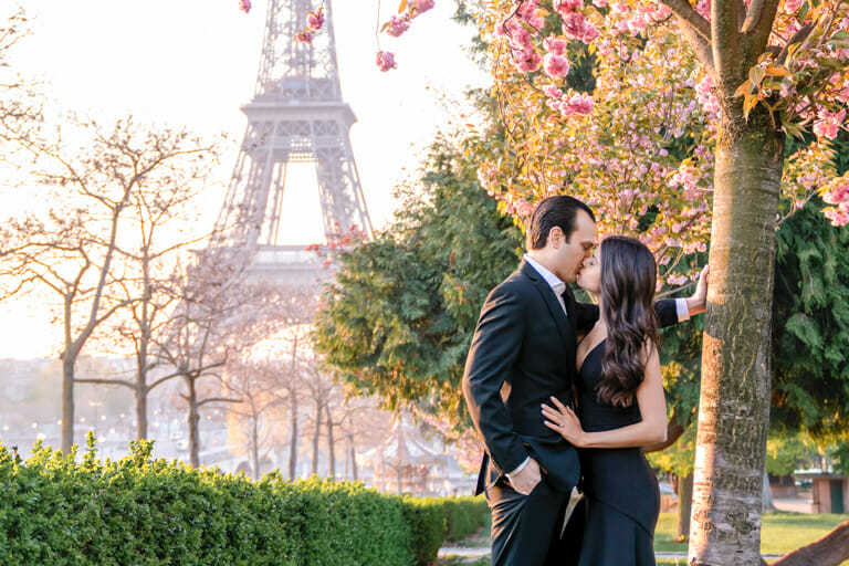 When are the cherry blossoms in bloom in Paris?