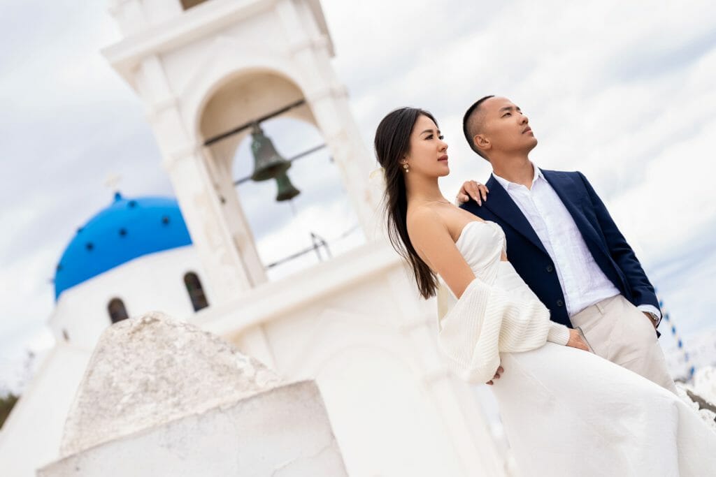Couple poses ideas in Santorini