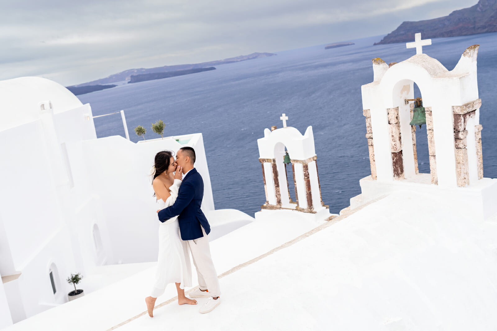 best Santorini wedding photographers