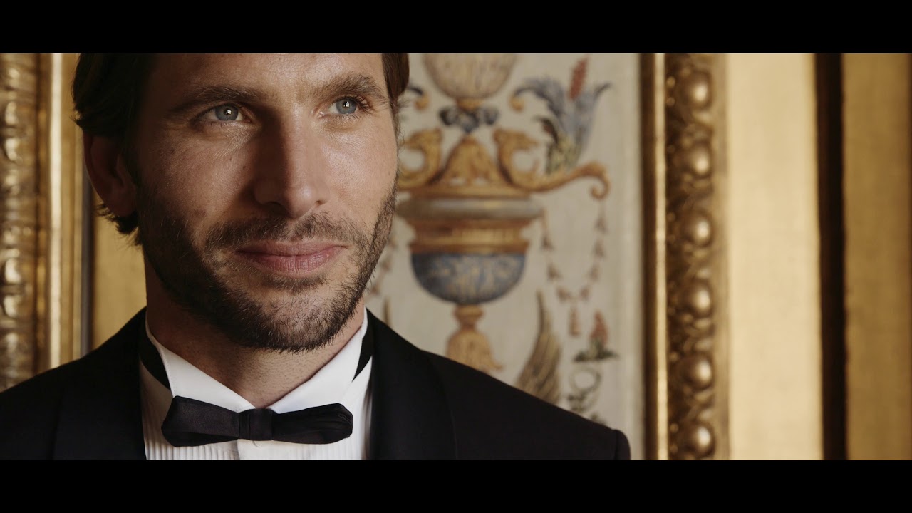 The most mind-blowing marriage proposal at Chateau Vaux le Vicomte near Paris